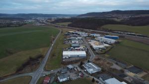 Ansicht 1: Luftbild Richtung Osten gesamtes Gewerbegebiet "Oberanger-Unteranger"